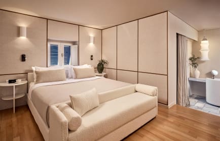 sb_theoxenia-room_115_web-size_35-1-1