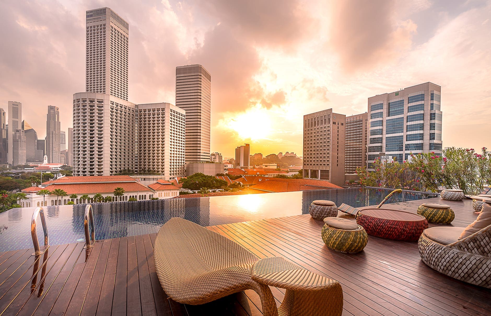 95783925-h1-rooftop_infinity_pool_sunset_view