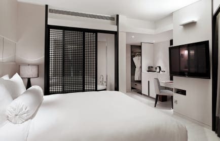 109191722-h1-oasis_room_1