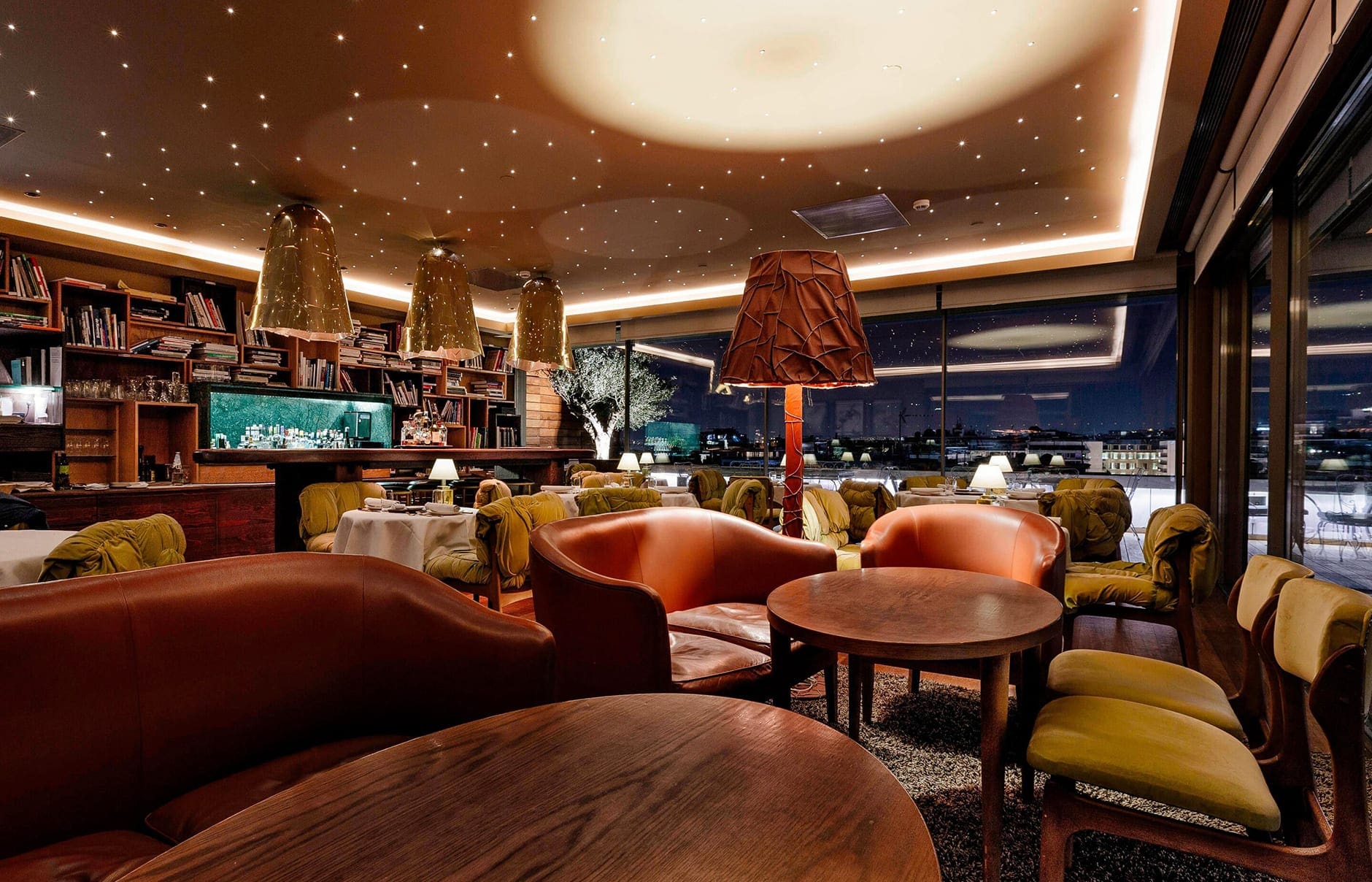 athnd-lounge-8645-hor-clsc