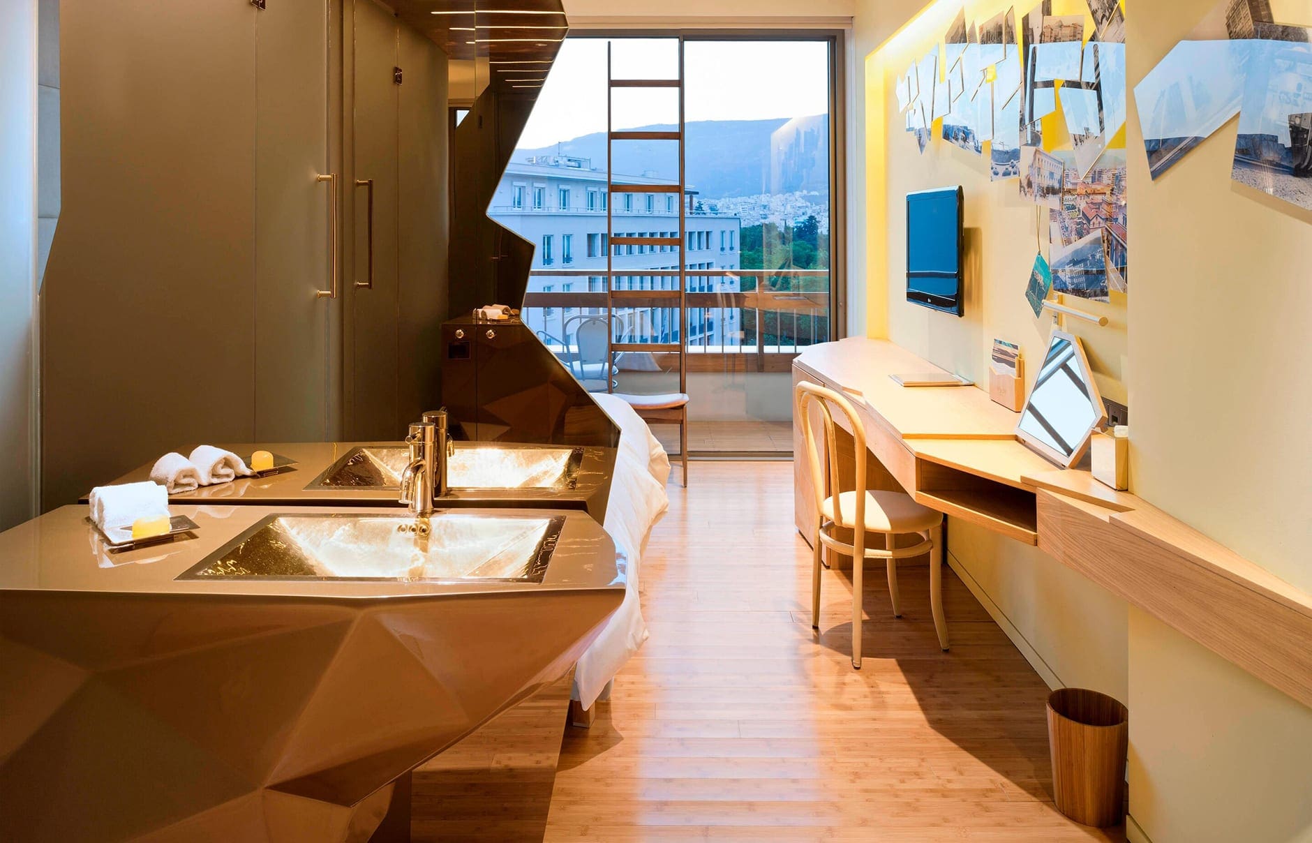 athnd-superior-room-8628-hor-clsc