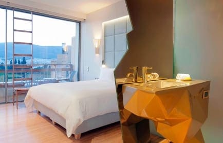 athnd-plus-room-1394-hor-clsc