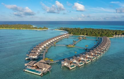niyama_private_islands_maldives_exterior_view_-aerial_shot_overwater_villas_07