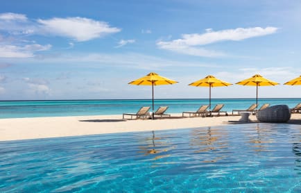 niyama_private_islands_maldives_pool_view_dune_pool