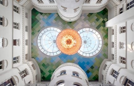 stonb-lobby-1411-hor-clsc