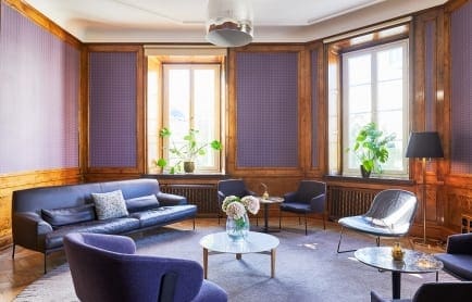 stonb-meeting-area-2138-hor-clsc