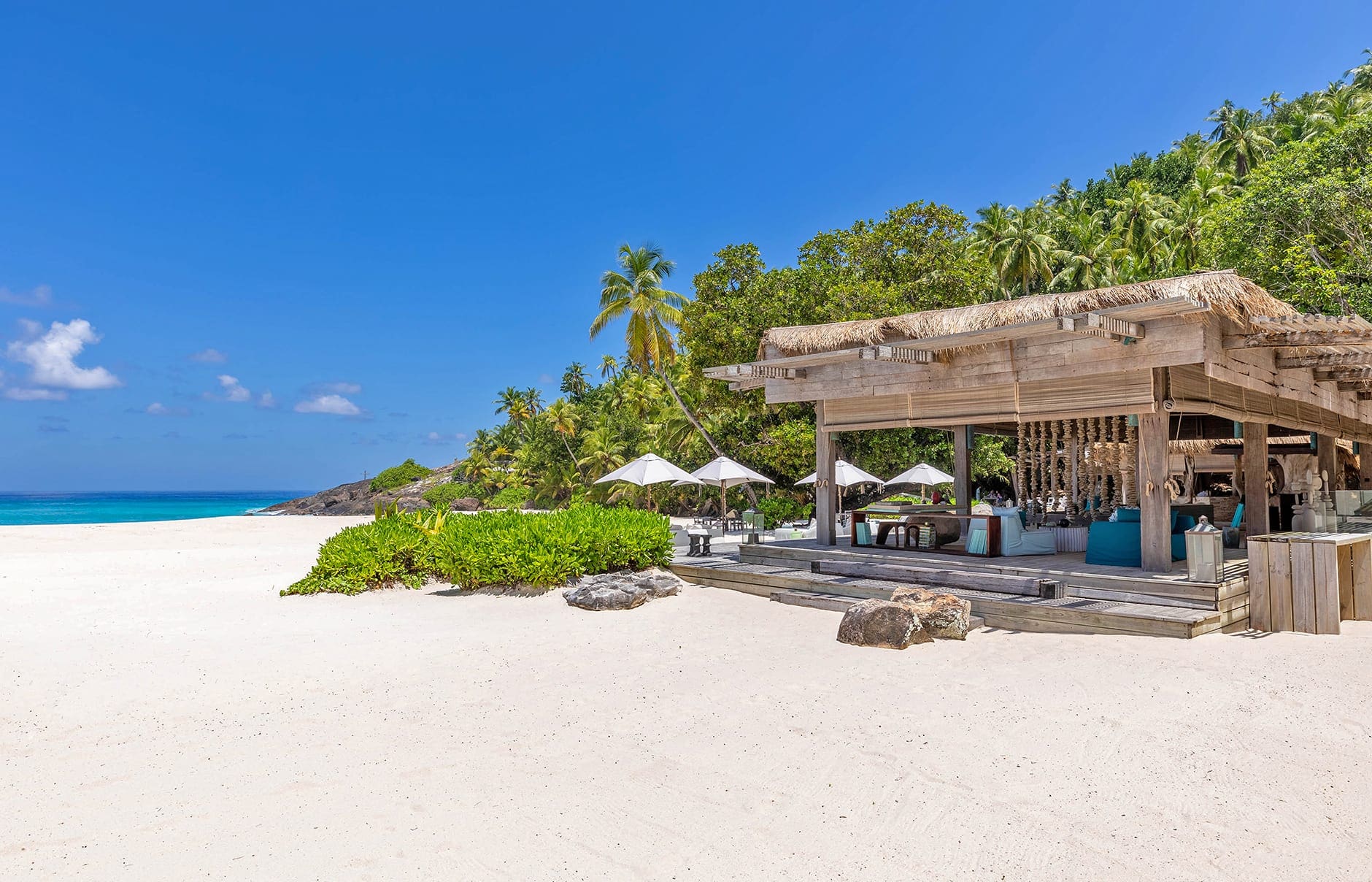 North Island, a Luxury Collection Resort, Seychelles. Luxury Hotel Review by TravelPlusStyle. Photo © North Island 115687998-h1-sezlc-piazza-restaurantlounge-4065-hor-clsc