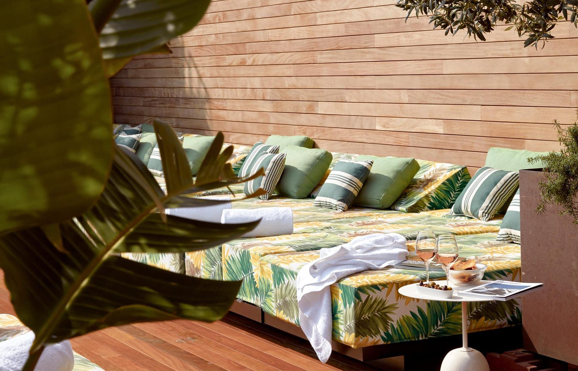 a-the-rooftop-lounge