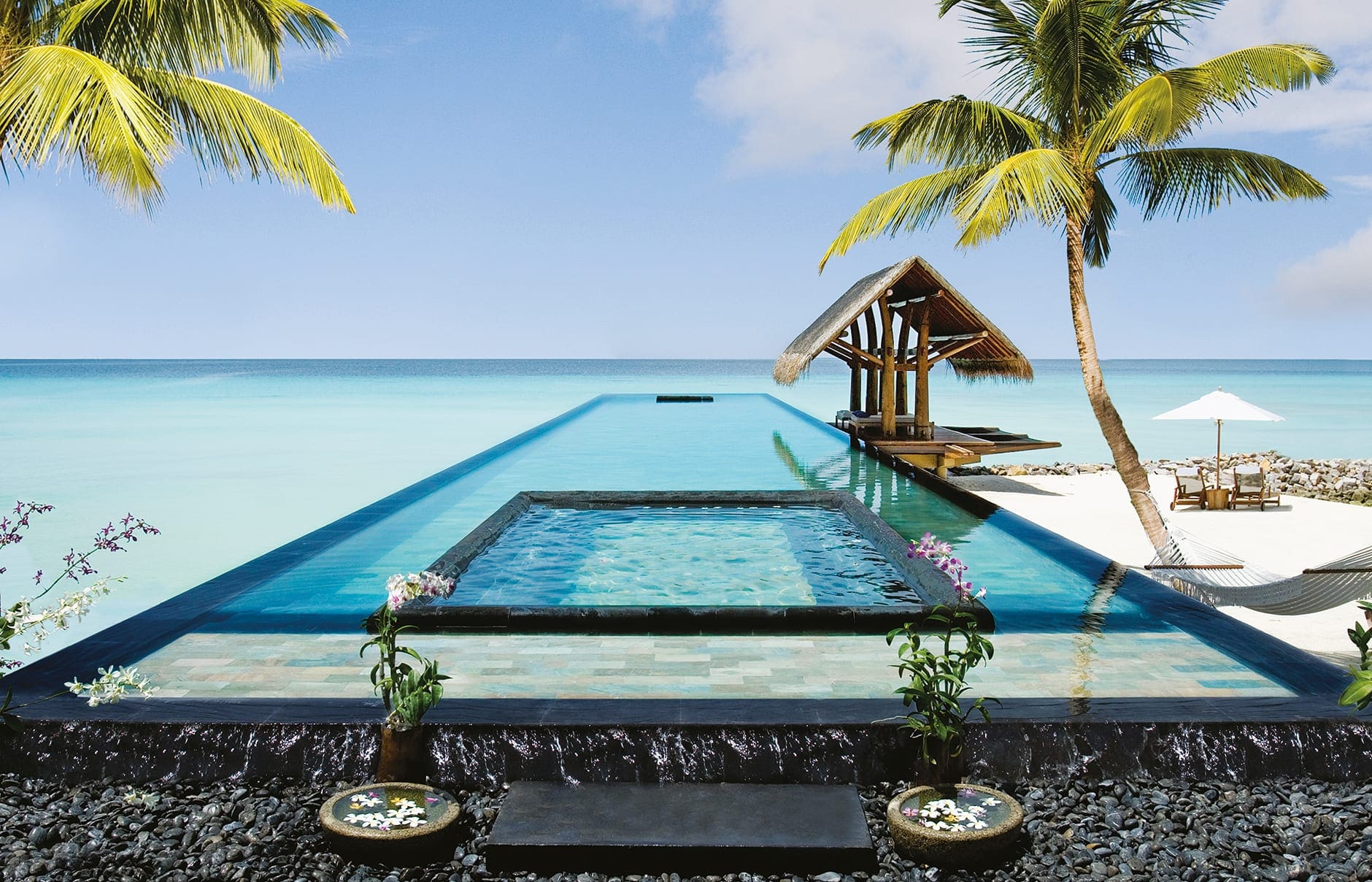 Infinity Pool. One&amp;Only Reethi Rah, Maldives. © One&amp;Only Resorts