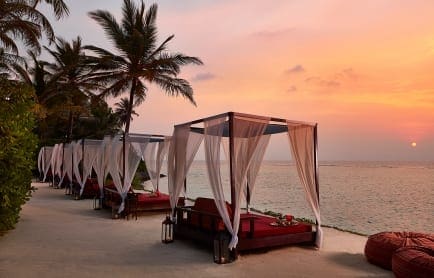 145978589oo_reethirah_fandb_fanditha_sunsetbar_1_hr-2_0