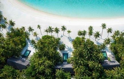 _accommodation_beachvillaswithpool_aerial-2_hr