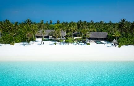 oneandonly_reethirah_accommodation_grandsunsetresidence_aerial-1_0