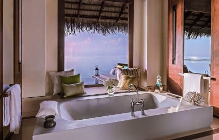 n_watervillawithpool_bathroom