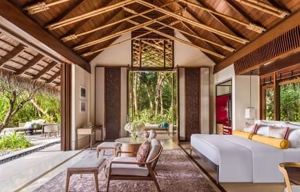 oneonly_reethirah_accommodation_beachvillawithpool_bedroom-2-copy