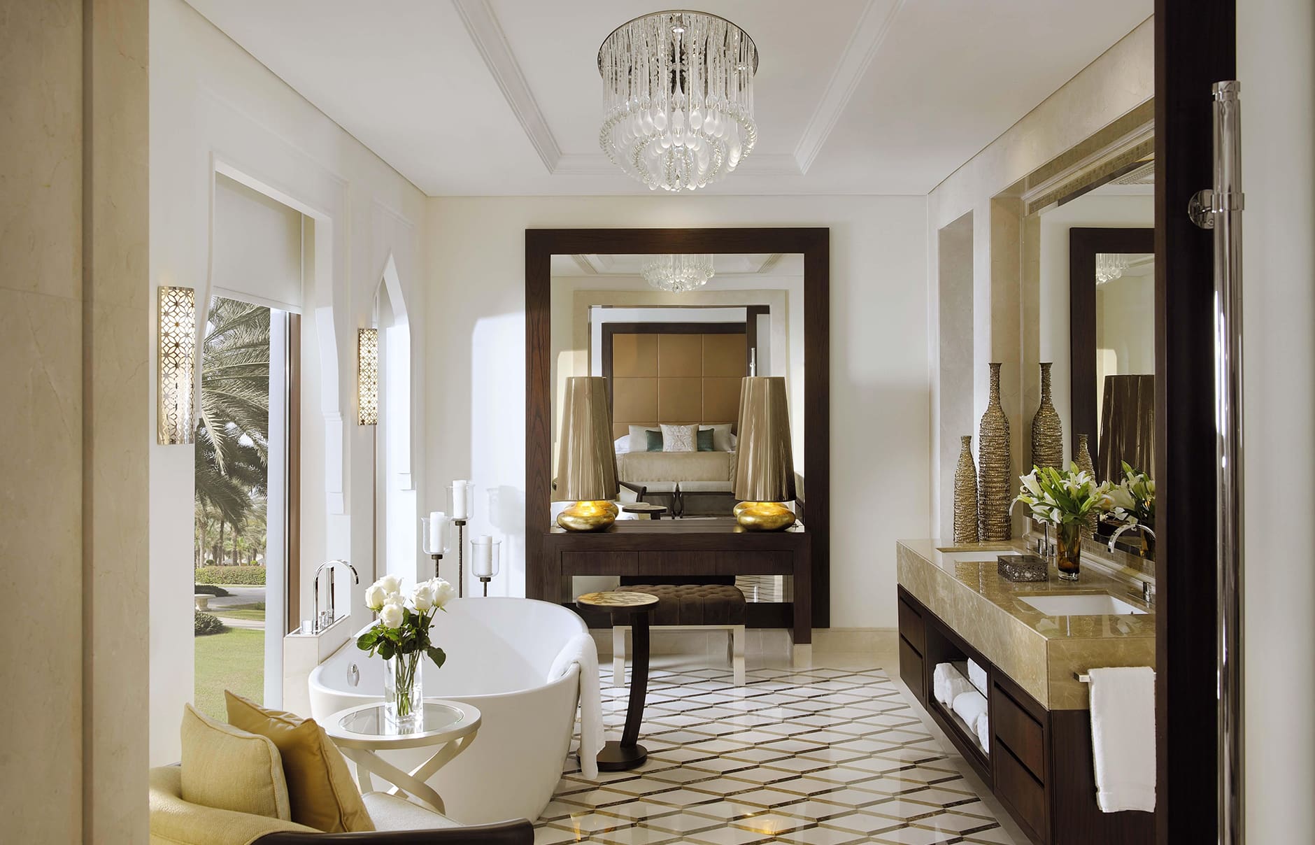 executive-suite-bathroom