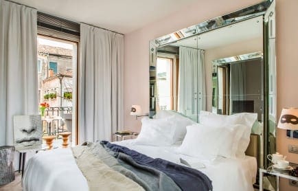 vceds-king-suite-2592-hor-clsc