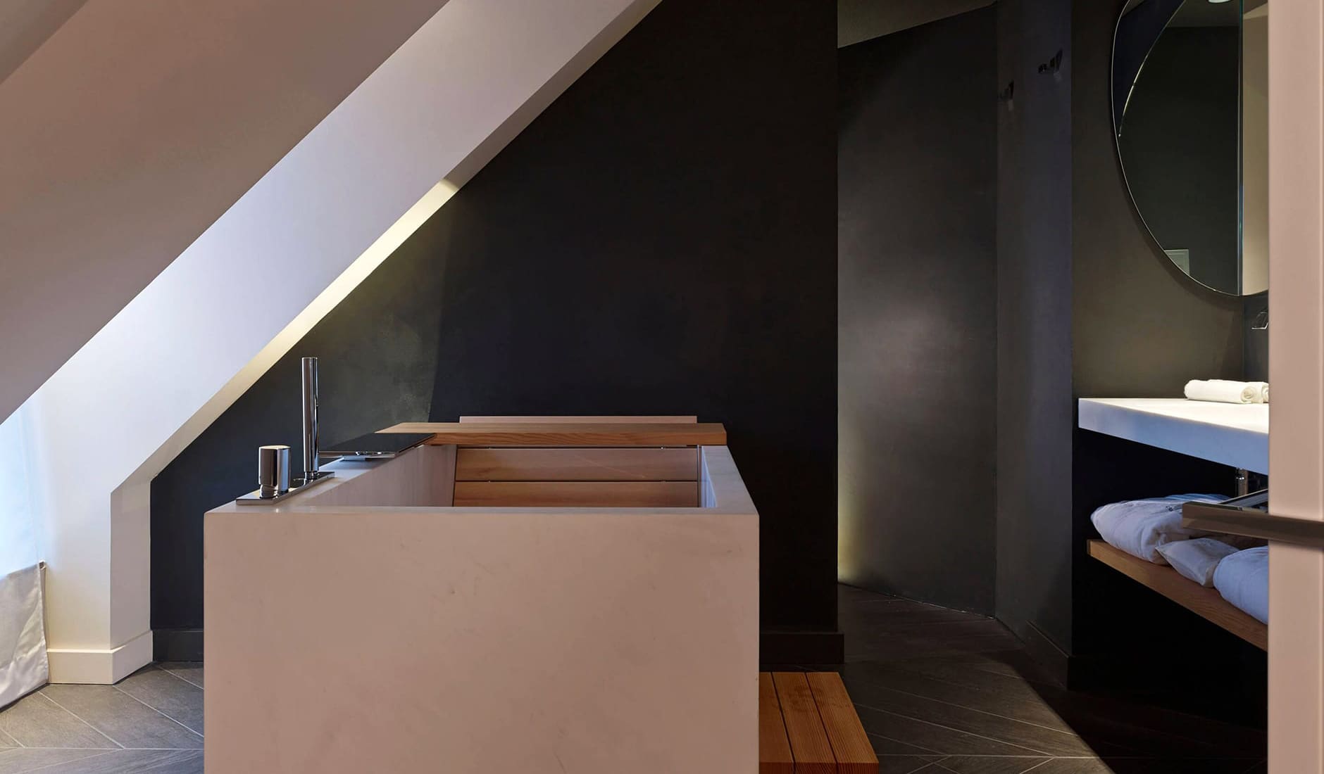 parnd-deluxe-room-0615-hor-clsc