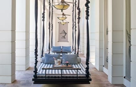 REPPH_P226 Courtyard Swing Beds