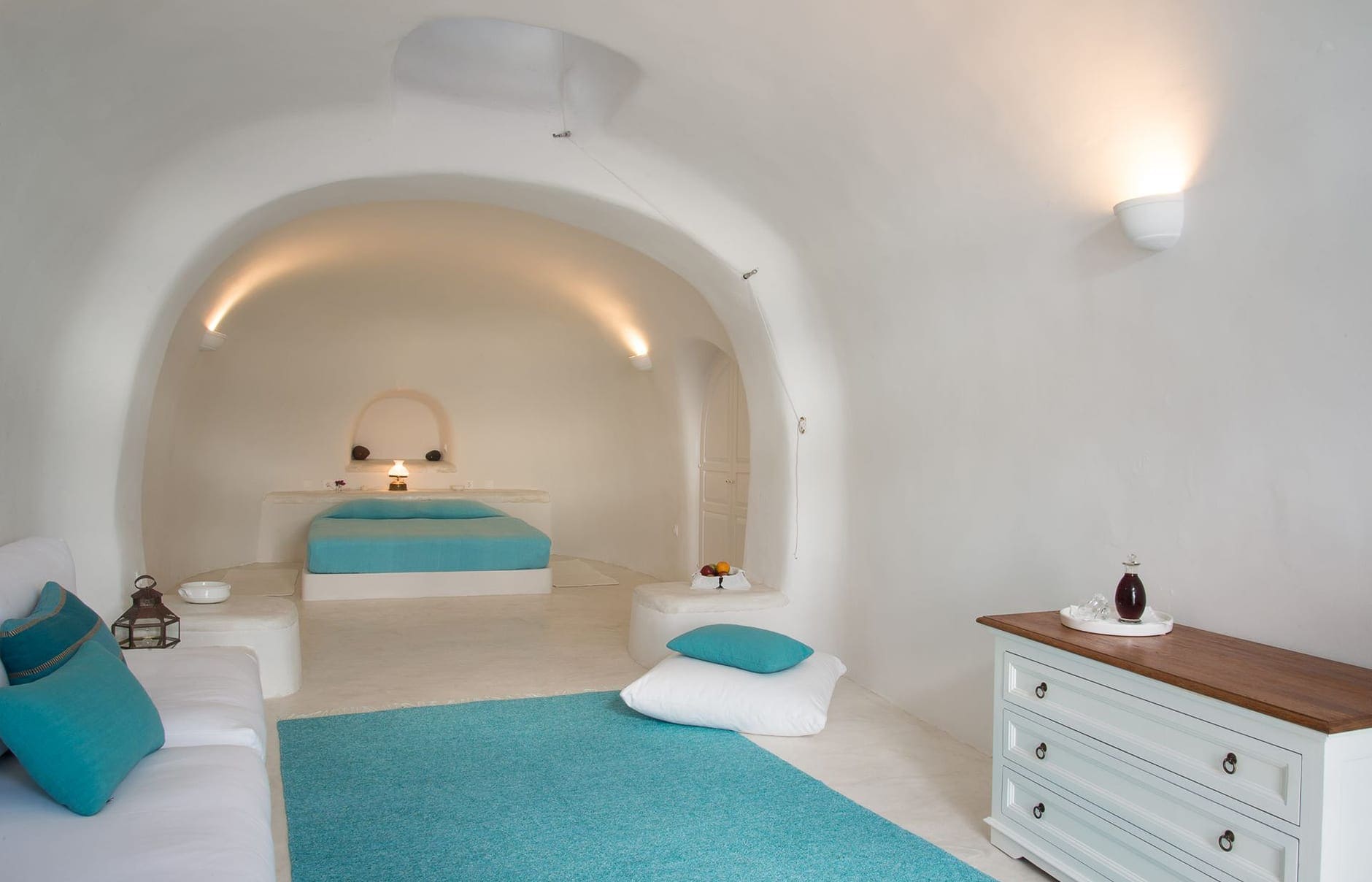 Perivolas, Santorini, Greece. Luxury Hotel Review by TravelPlusStyle © Perivolas l247410