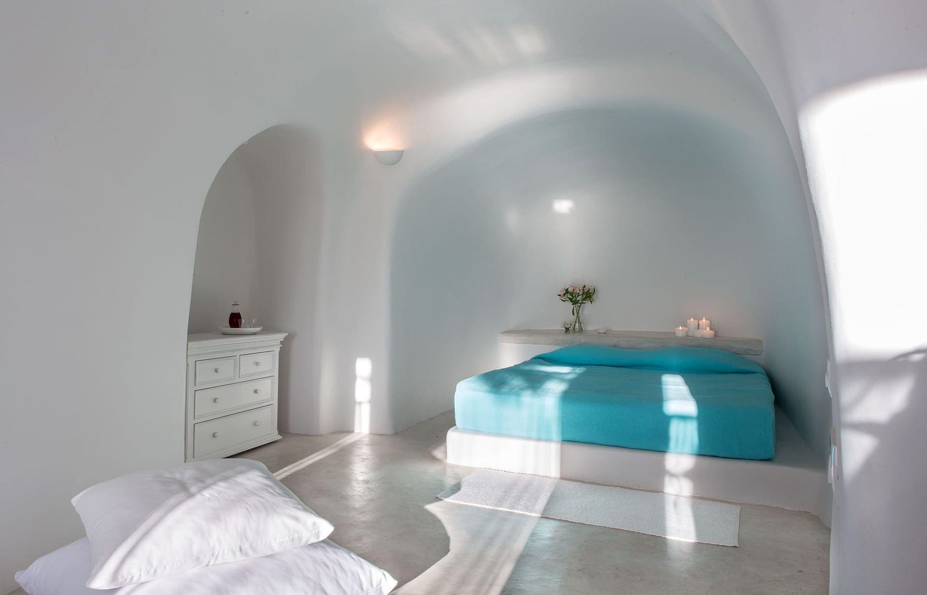 Perivolas, Santorini, Greece. Luxury Hotel Review by TravelPlusStyle © Perivolas l323648