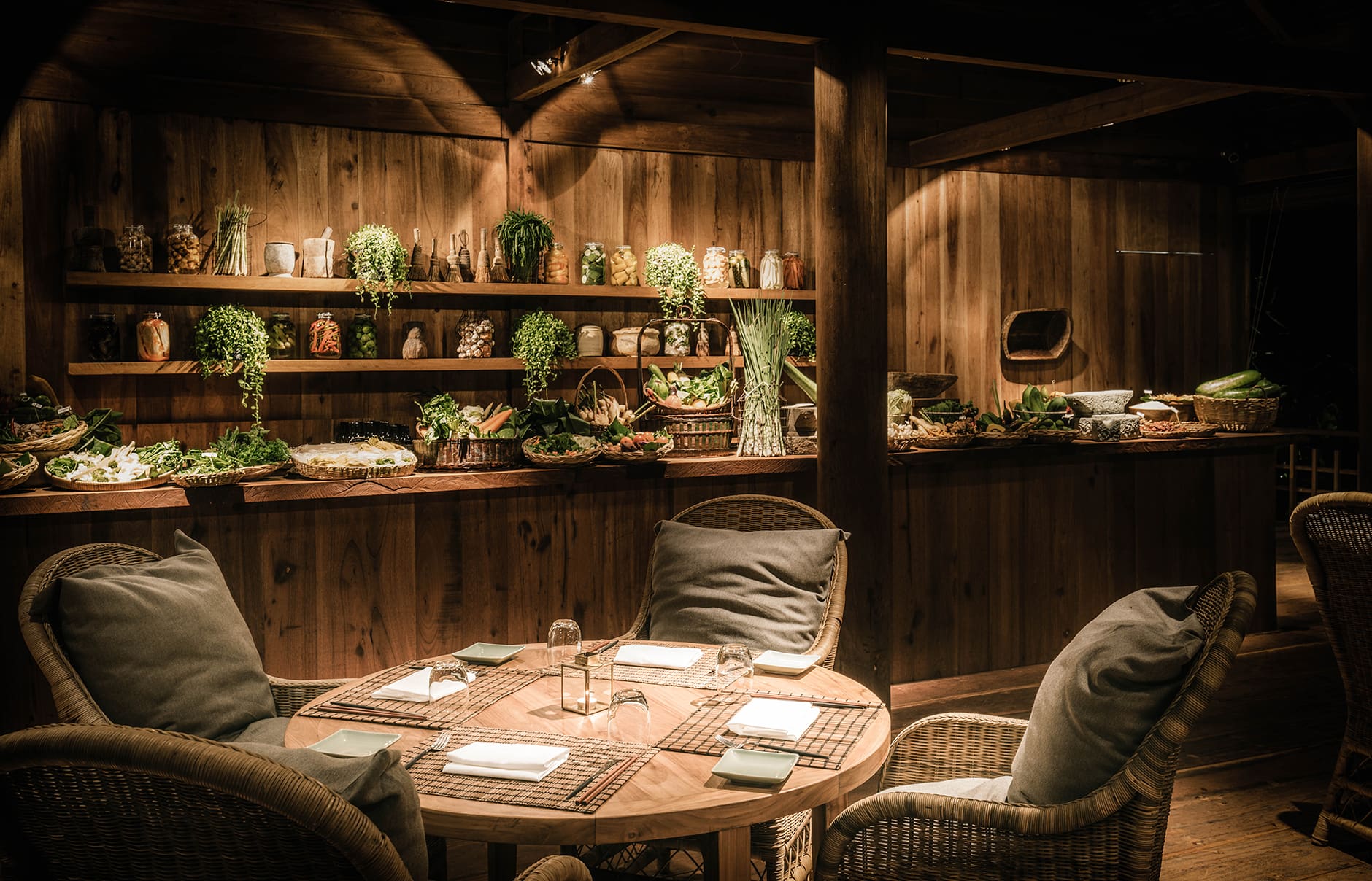 zannier-hotels-phum-baitang-bay-phsar-pool-restaurantzannier-hotels