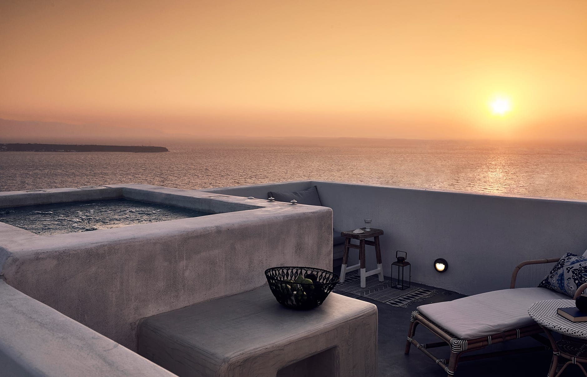 santo-maris-oia_deluxe-junior-suite-sea-view_06