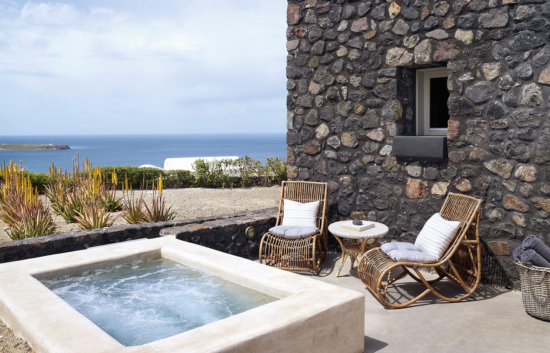 santo-maris-oia_deluxe-junior-suite-sea-view_07