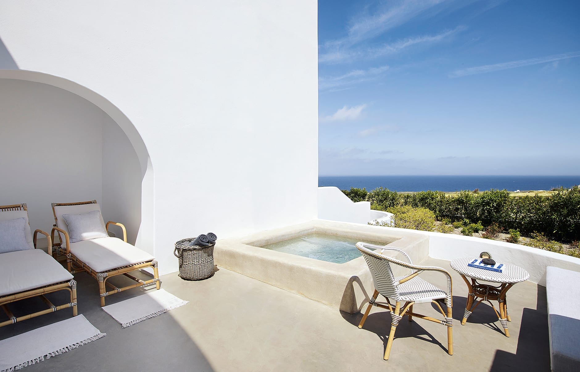 santo-maris-oia_junior-suite-sea-view_01