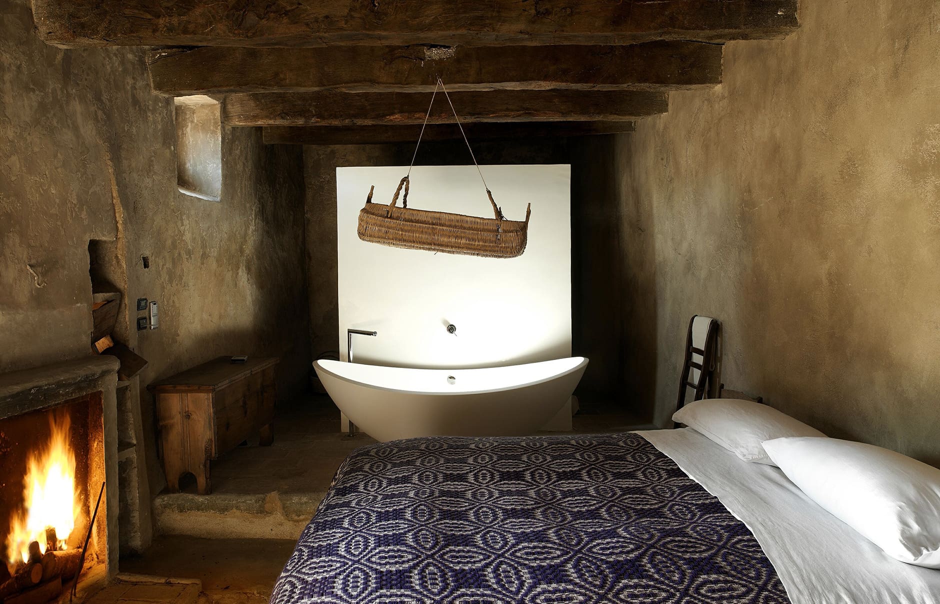 b8e7f31d-16ca-4f12-8822-