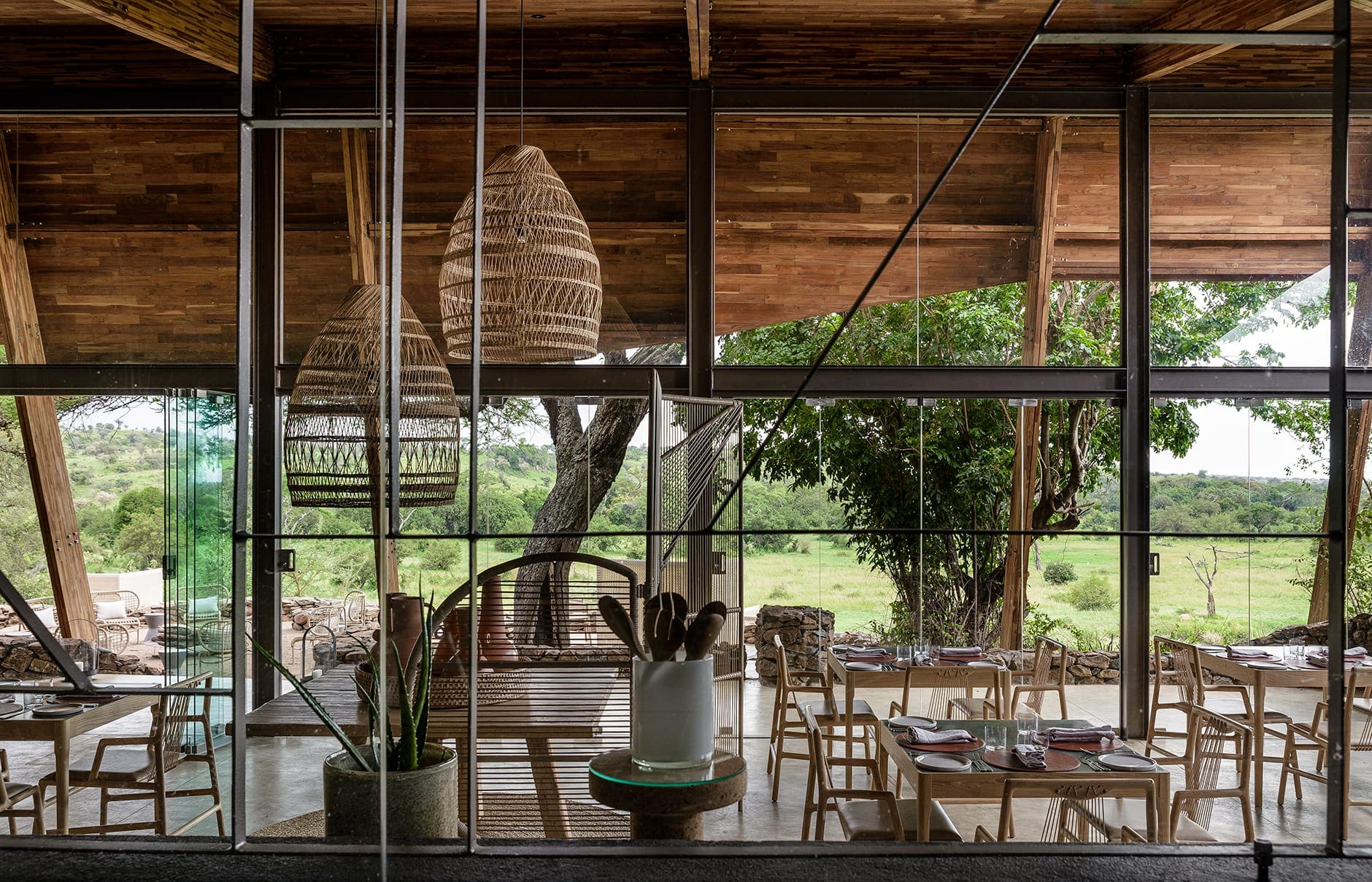 singita-faru-faru-lodge-dining-area