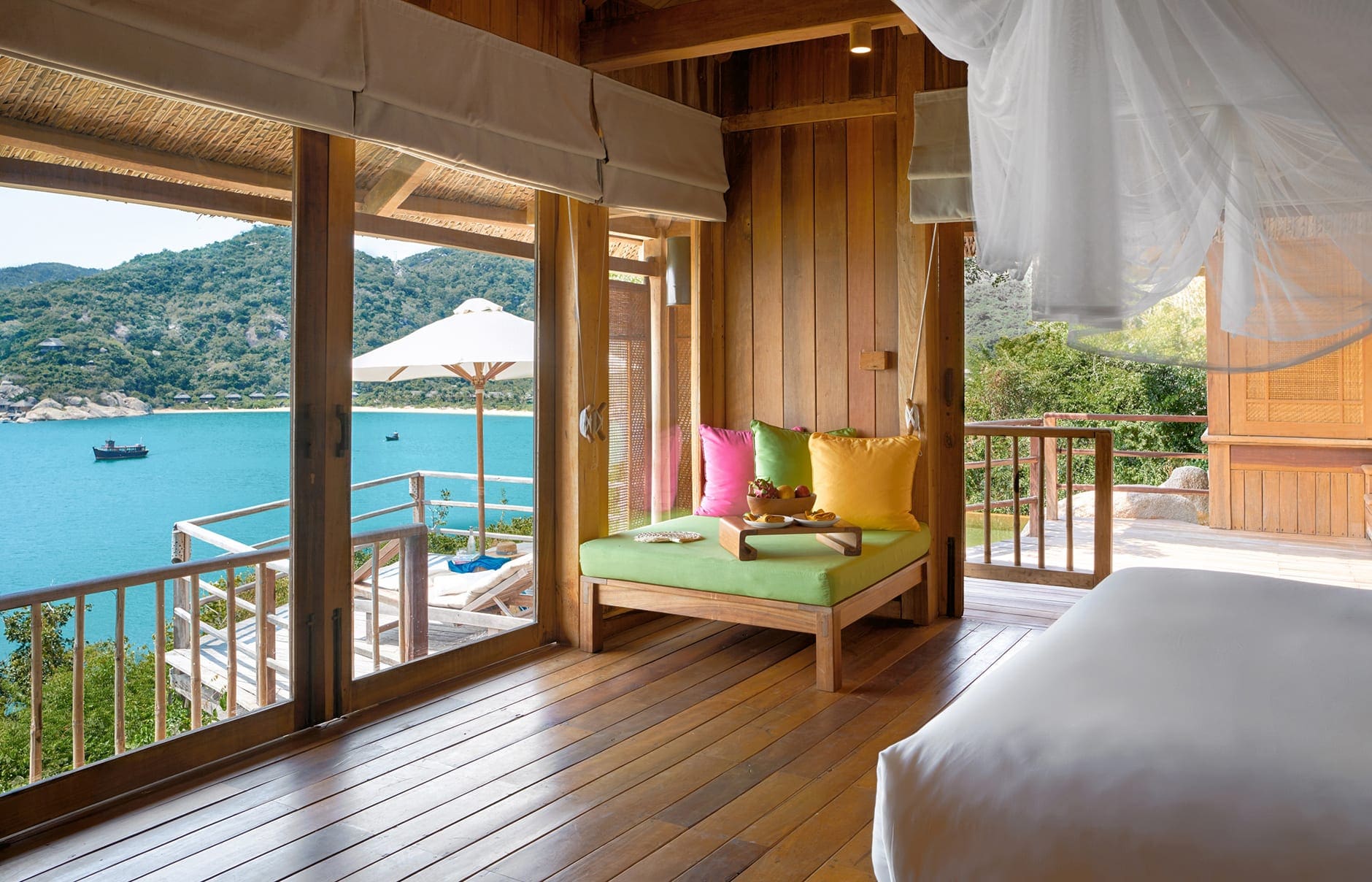 hilltop_pool_villa_bedroom_8378-a4