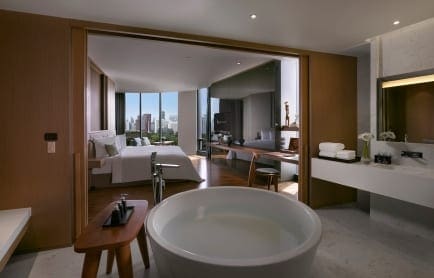 so-sofitel-bangkok-wood-element-room-so-lofty-01