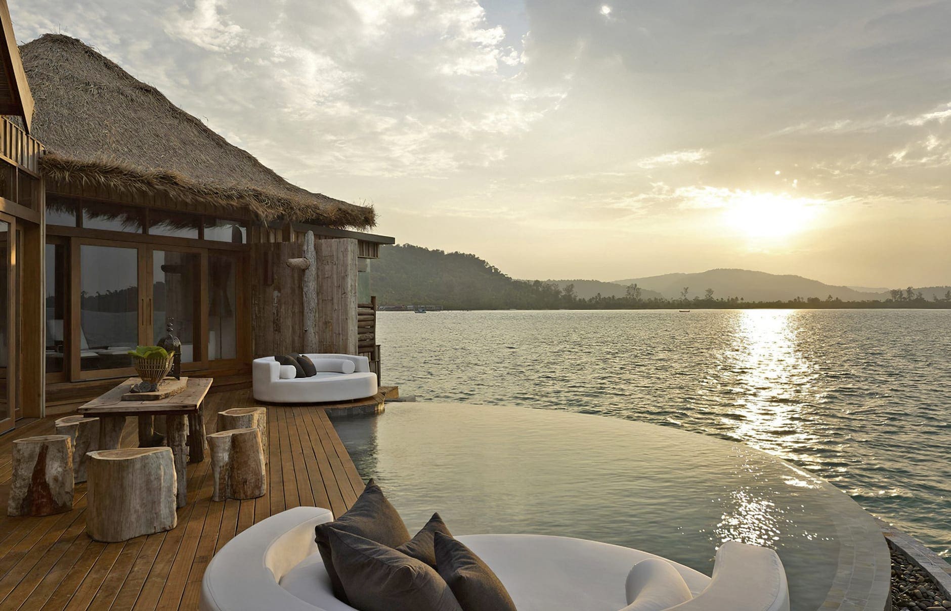 2-bedroom-overwater-deck-at-sunset-upscalenoindex