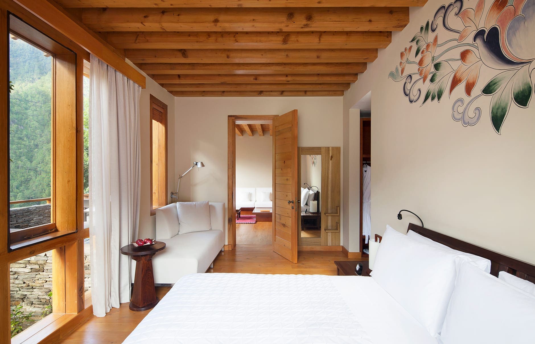 49312294-h1-como_villa_master_bedroom