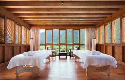 49312326-h1-double_treatment_room