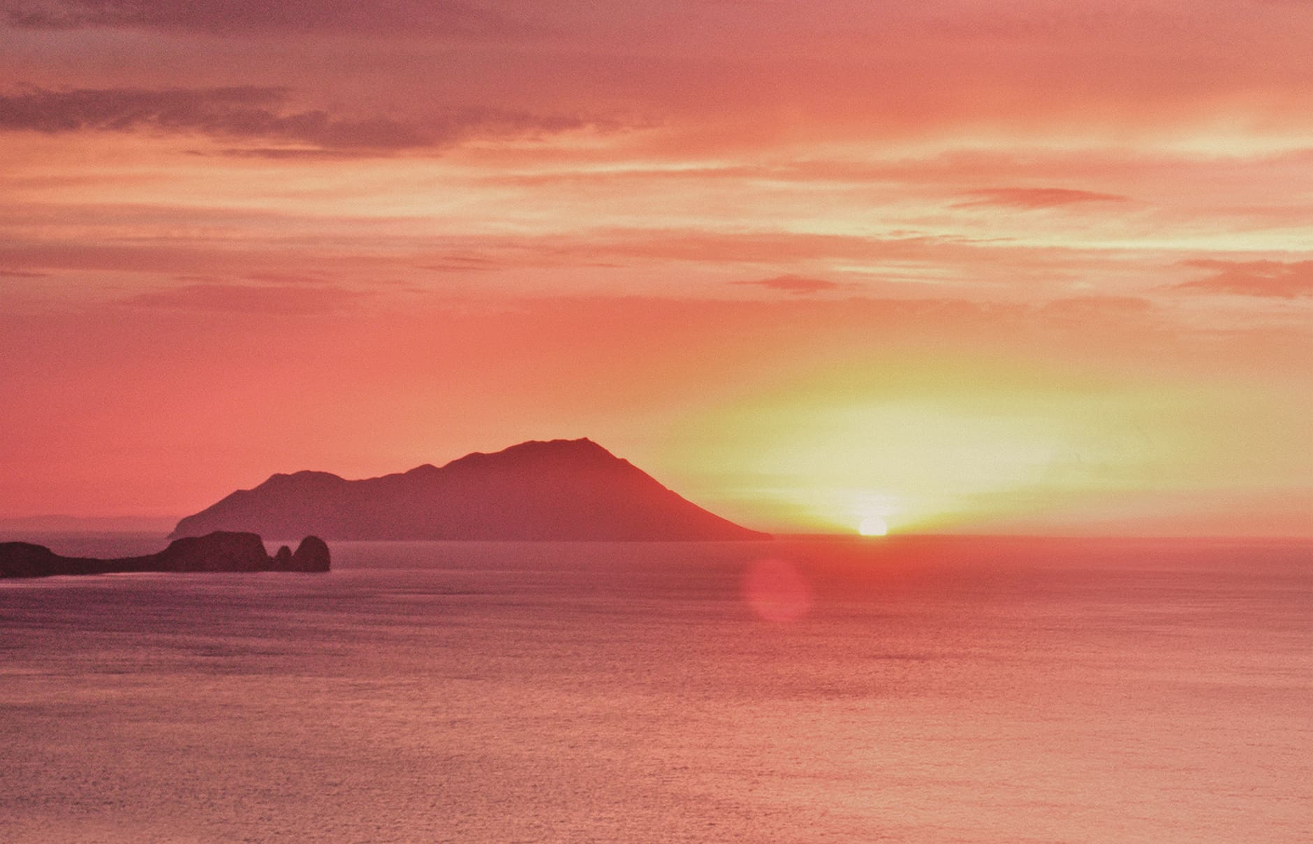 The Best Things to Do in Milos, Greece – The Ultimate Travel Guide • by TravelPlusStyle.com