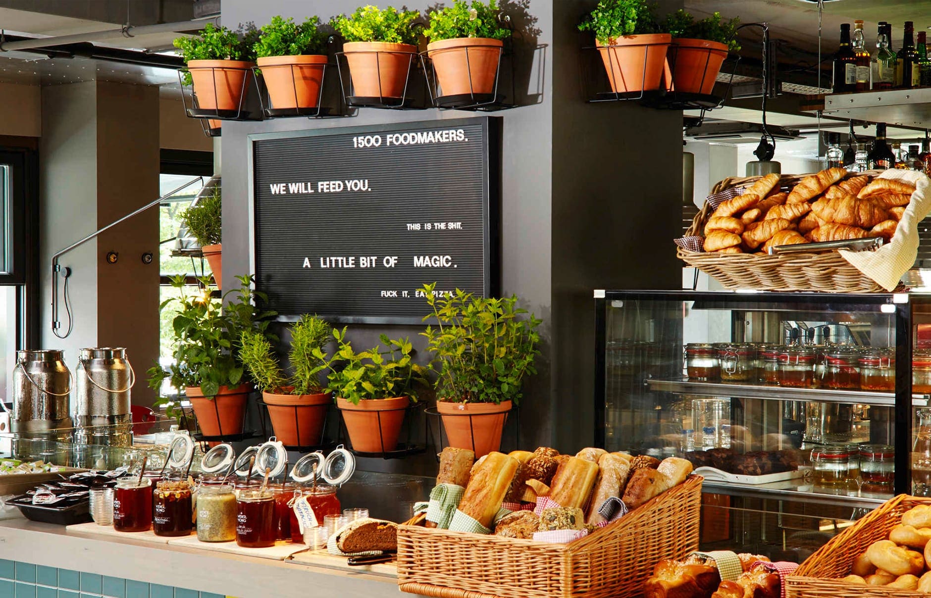 b146_br_00_p_2048x1536