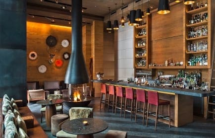 90406390-h1-cam-dining-the_bar_living_room-the_bar_03