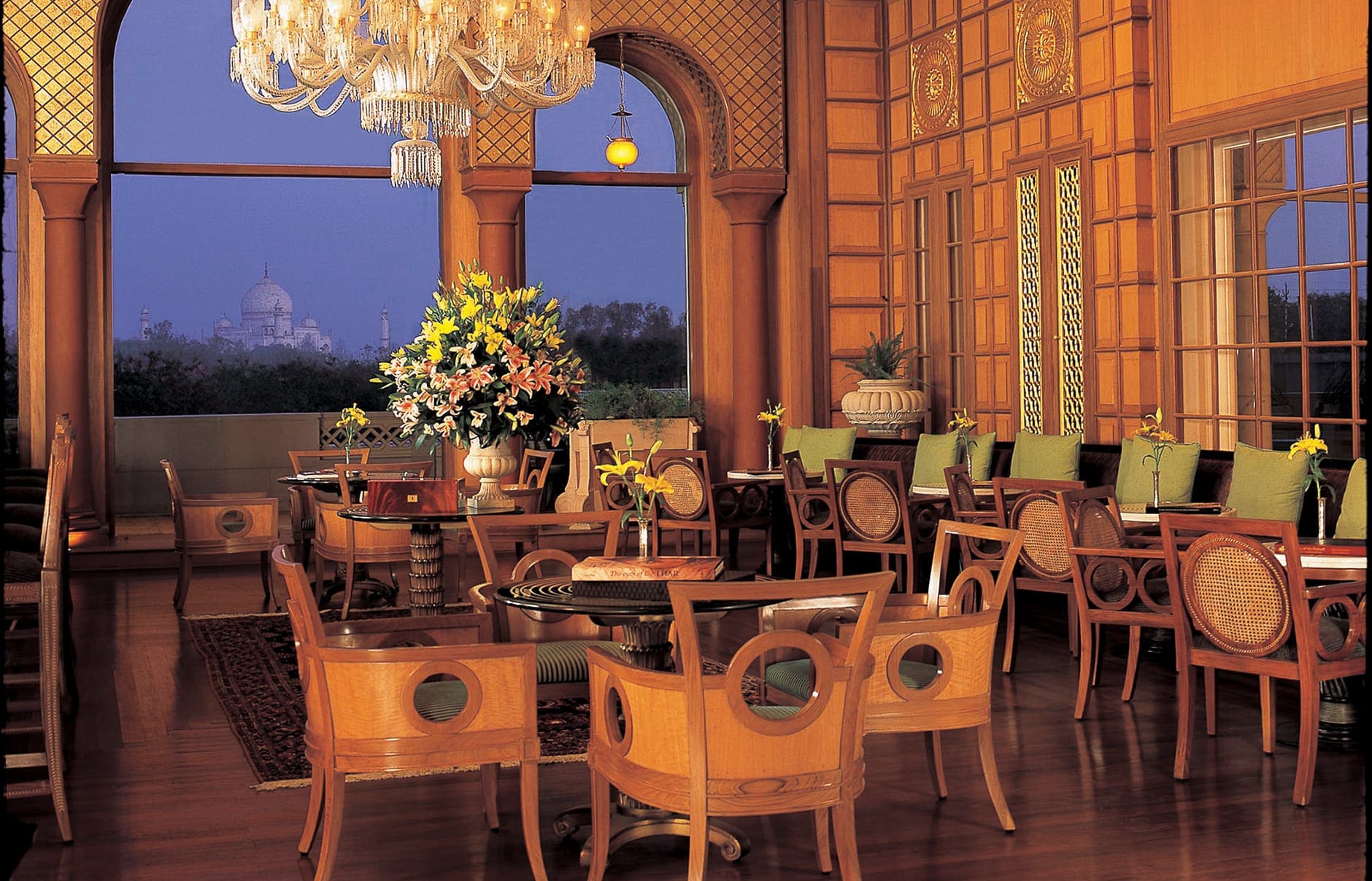 the-bar-the-oberoi-amarvilas-agra