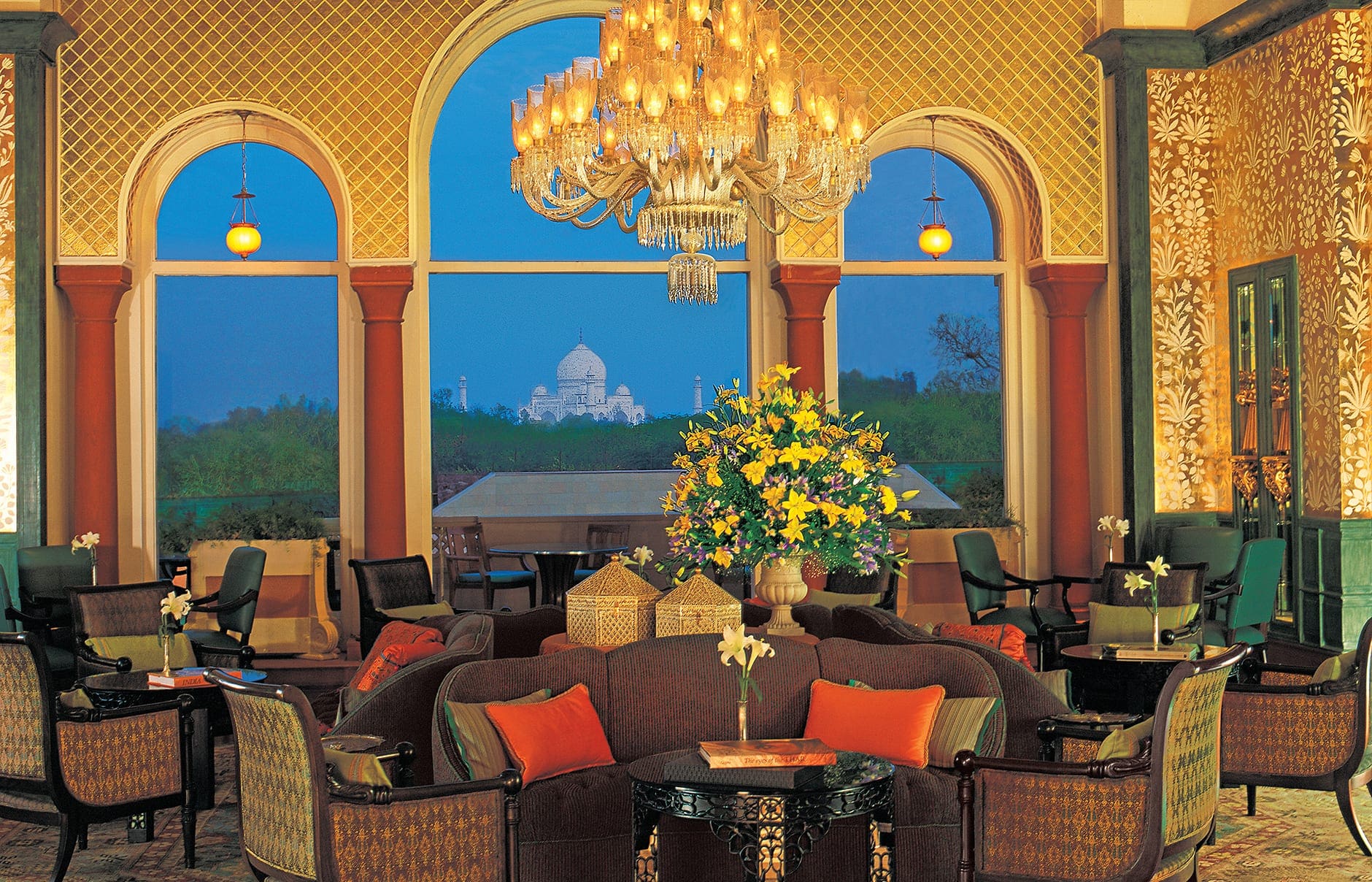the-tea-lounge-overlooking-the-taj-mahal-the-oberoi-amarvilas-agra-01