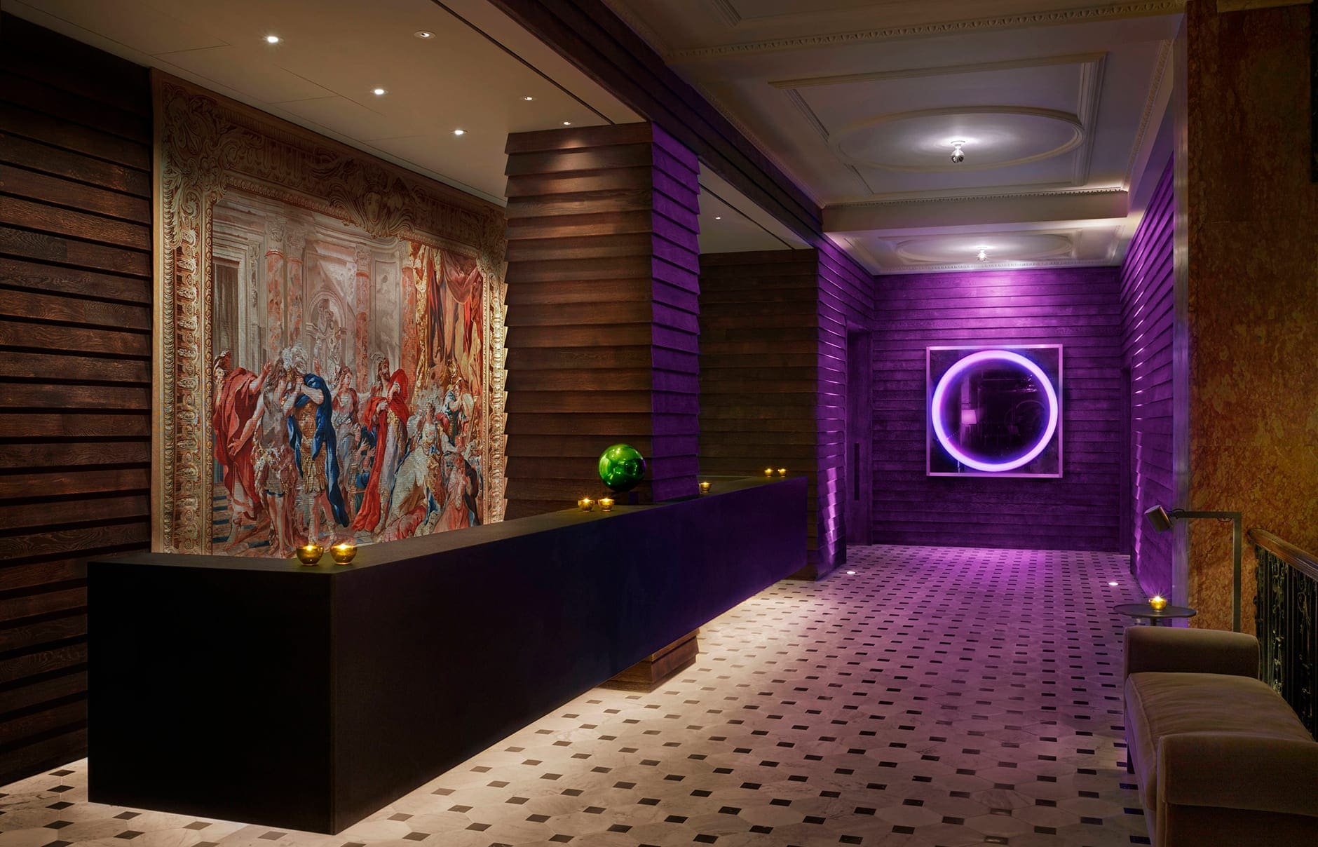 96692024-h1-loneb-desk-0005-hor-clsc