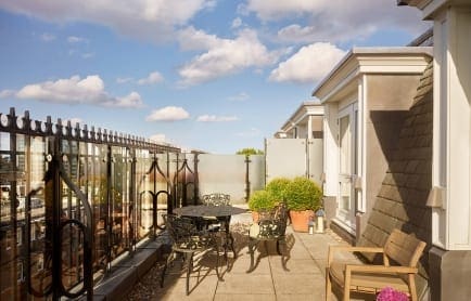 111768154-h1-loneb-suite-3565-hor-clsc