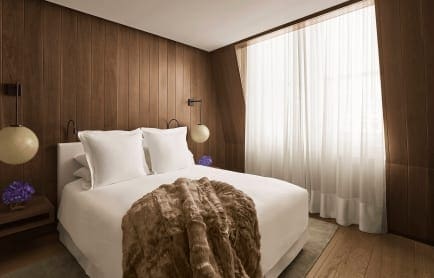 111768204-h1-loneb-one-queen-3556-hor-clsc