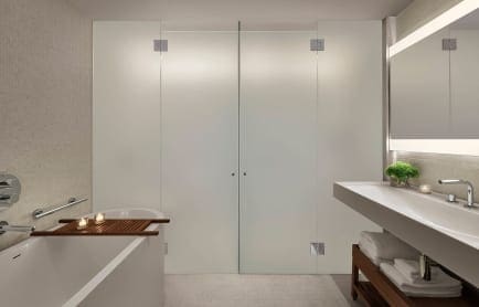 111768332-h1-loneb-terrace-bathroom-3574-hor-clsc