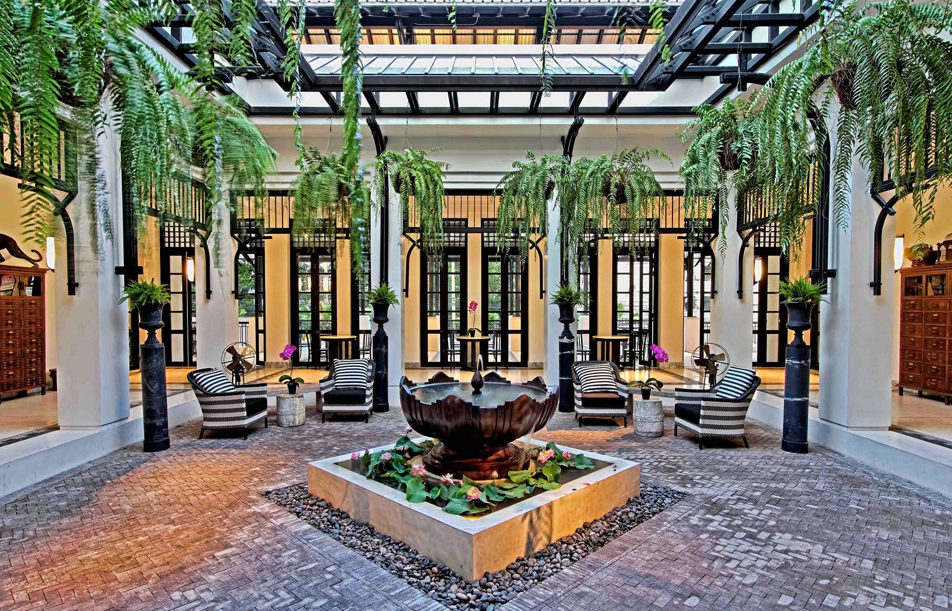 the-siam-hotel-lobby-and-fountain