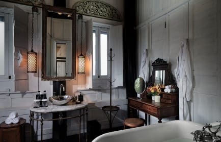 the-siam-connies-cottage-bathroom-1