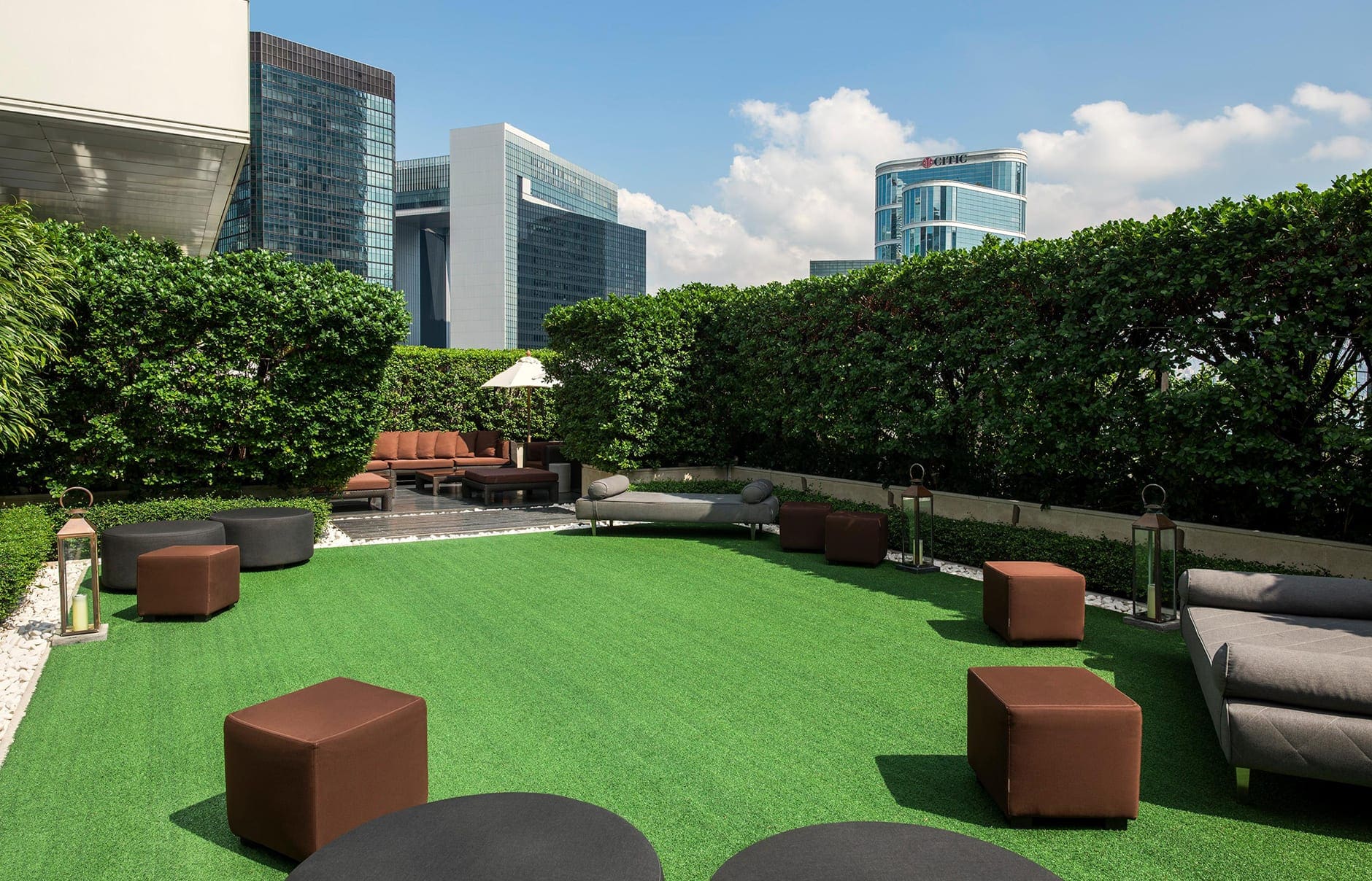 _the-upper-house_the-lawn_1