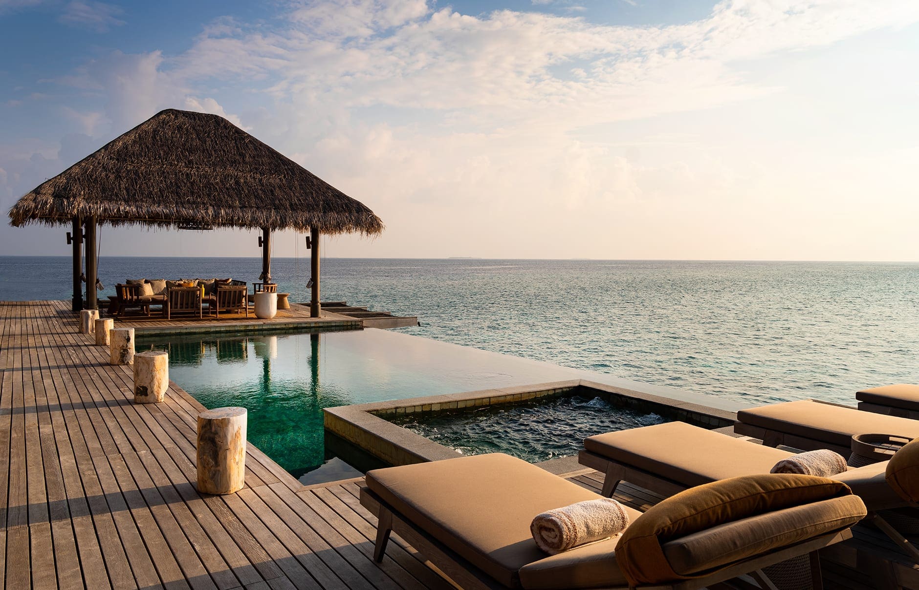 4br-villa-pool-and-jacuzzi