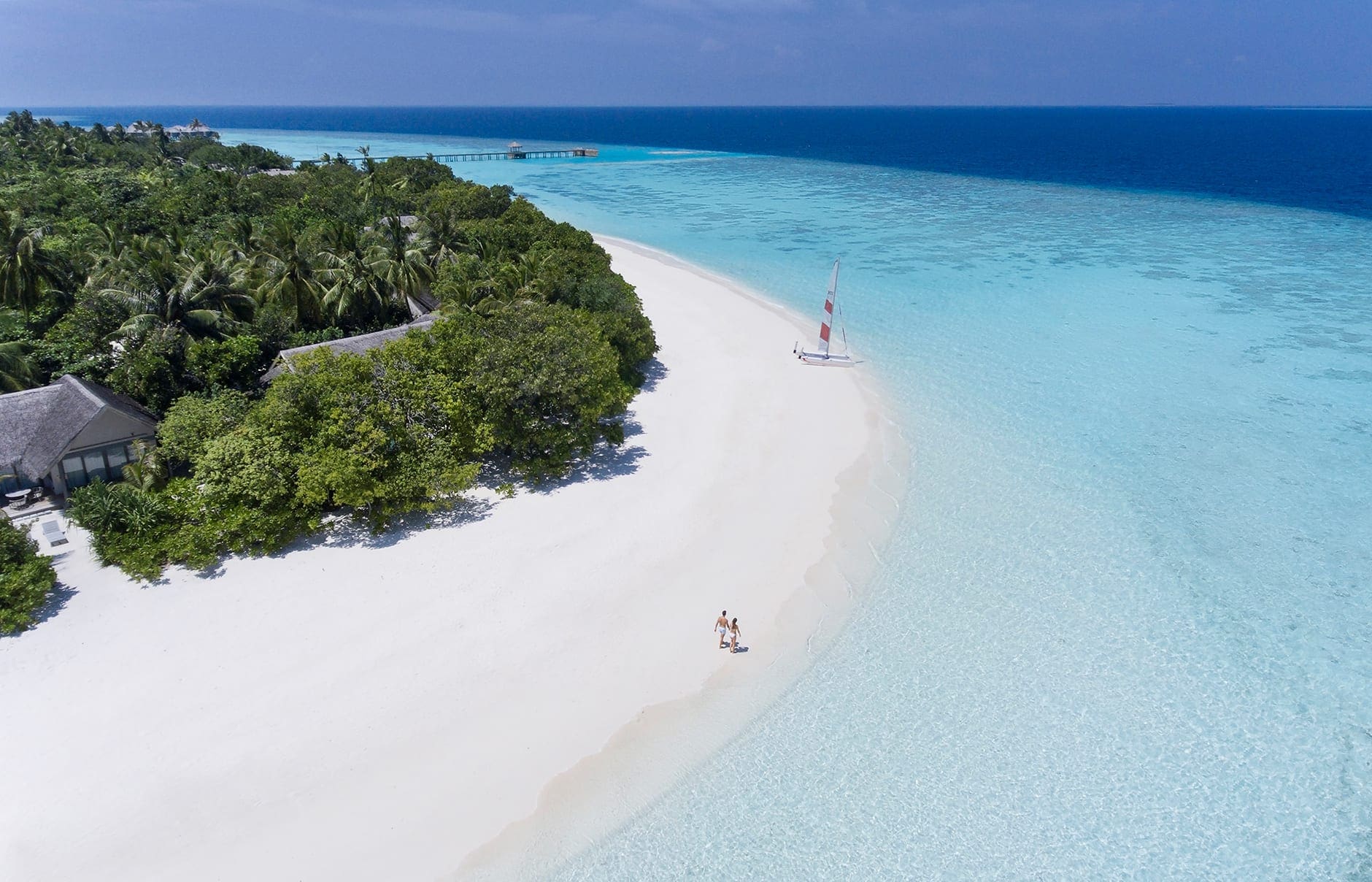 665_hobbie_cat_aerial_lr