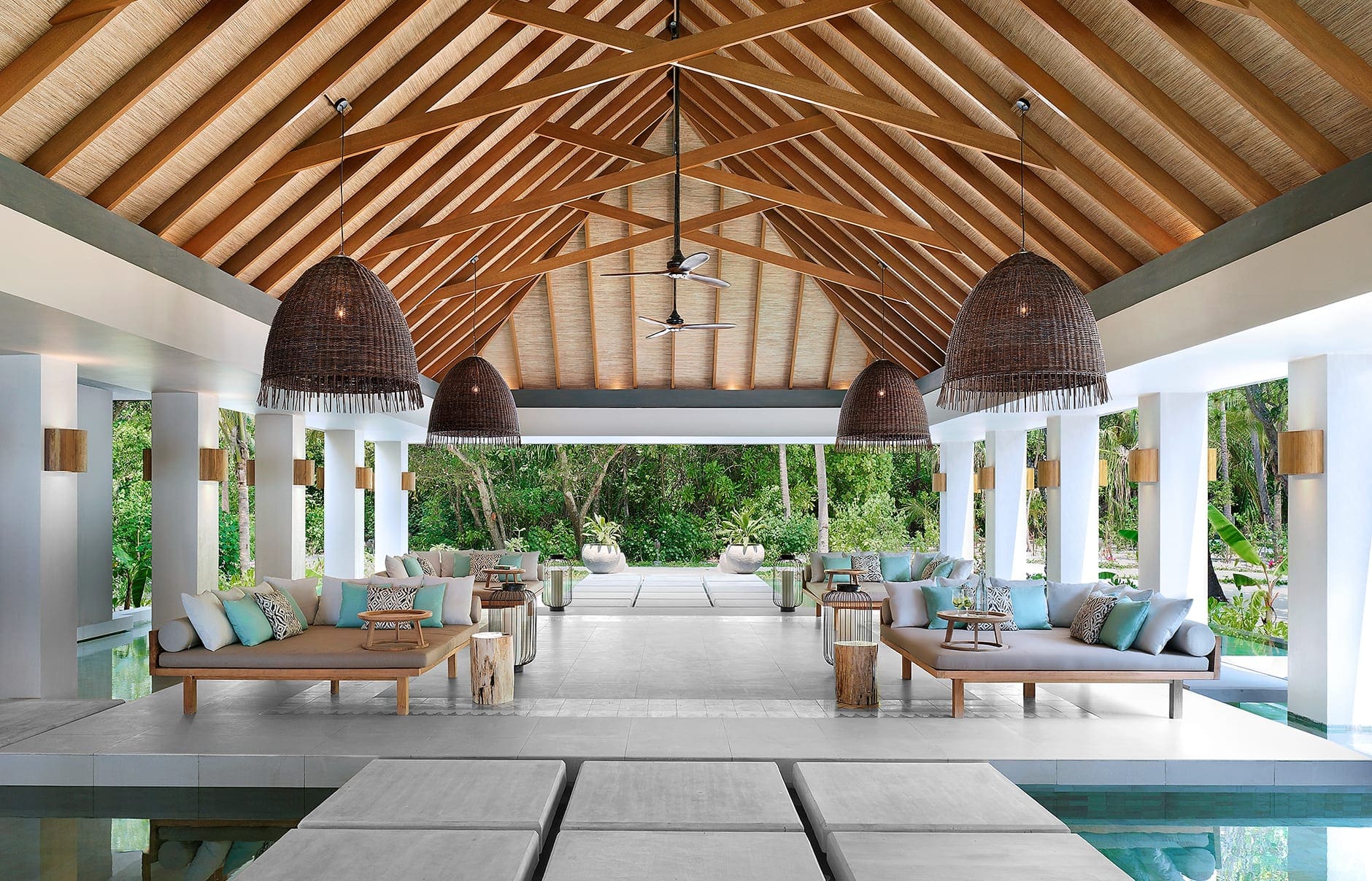 _3629_cabana-entrance